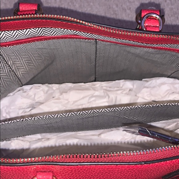 Mathew + Julian Red Handbag - Picture 5 of 5